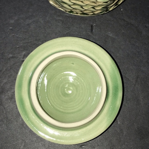 Art Pottery Container Art Deco Sage Light Green Textured Artist Signed - Picture 4 of 8